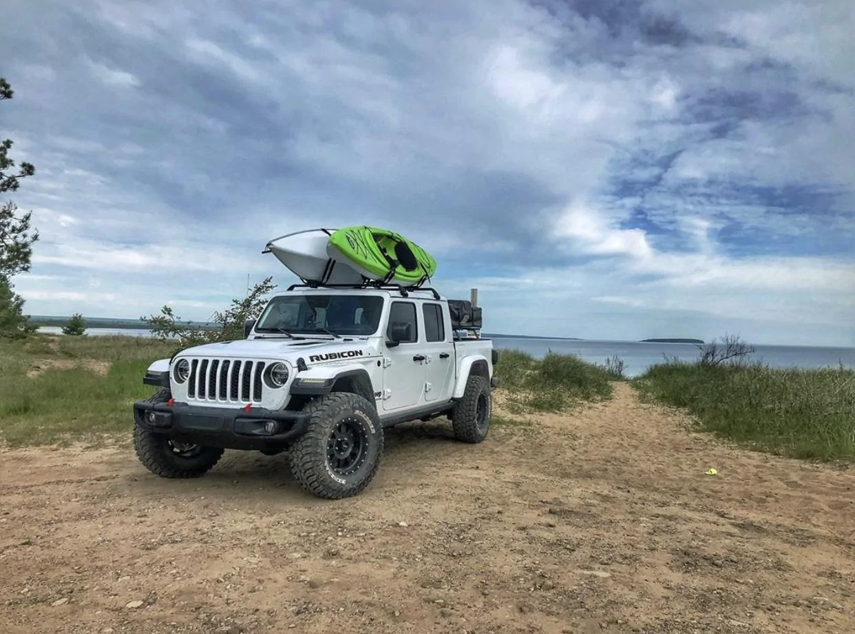 Jeep Gladiator BRIGHT WHITE Gladiator JT Club DFA80230-754B-47A2-A462-764DC8CF447B