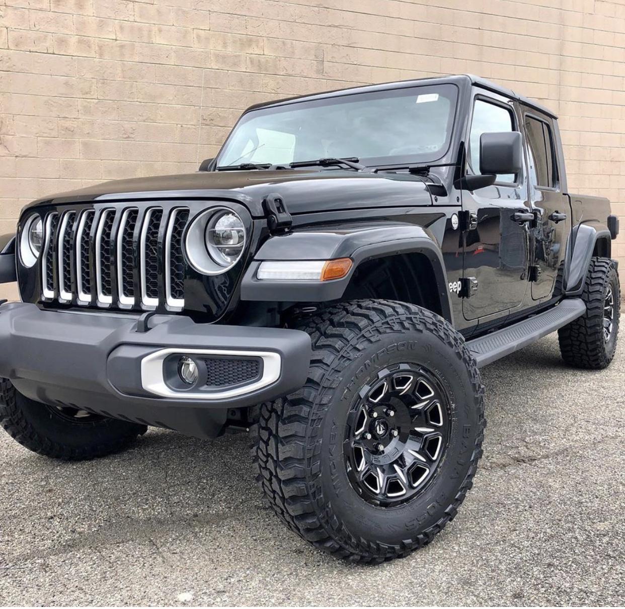 Jeep Gladiator BLACK Gladiator JT Club 80381673-BB15-4368-AC81-05D2C48FDEFD