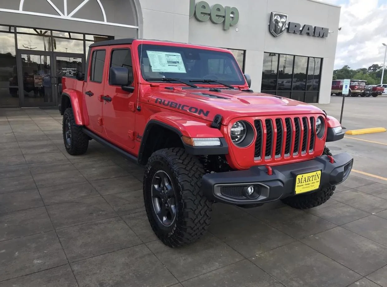 Jeep Gladiator FIRECRACKER RED Gladiator JT Club FC773808-8E98-4CFD-B092-E7AFE645A21B