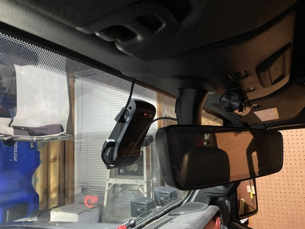 Jeep Gladiator Dash Cam recommendations that are easy to hide the wires? Maybe even hard wire? 6C87DB00-619E-467A-8D5D-D0AB66B134A2_1_105_c