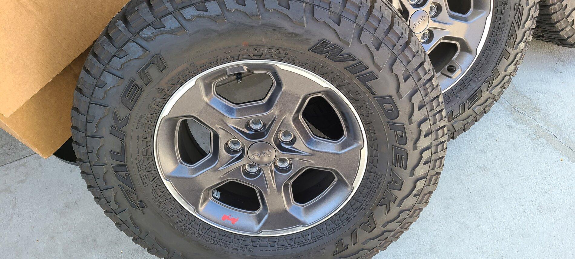 Jeep Gladiator Rubicon 4 wheel and tires 20210820_133021