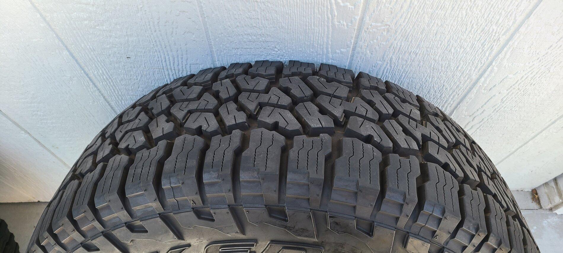 Jeep Gladiator Rubicon 4 wheel and tires 20210820_133054