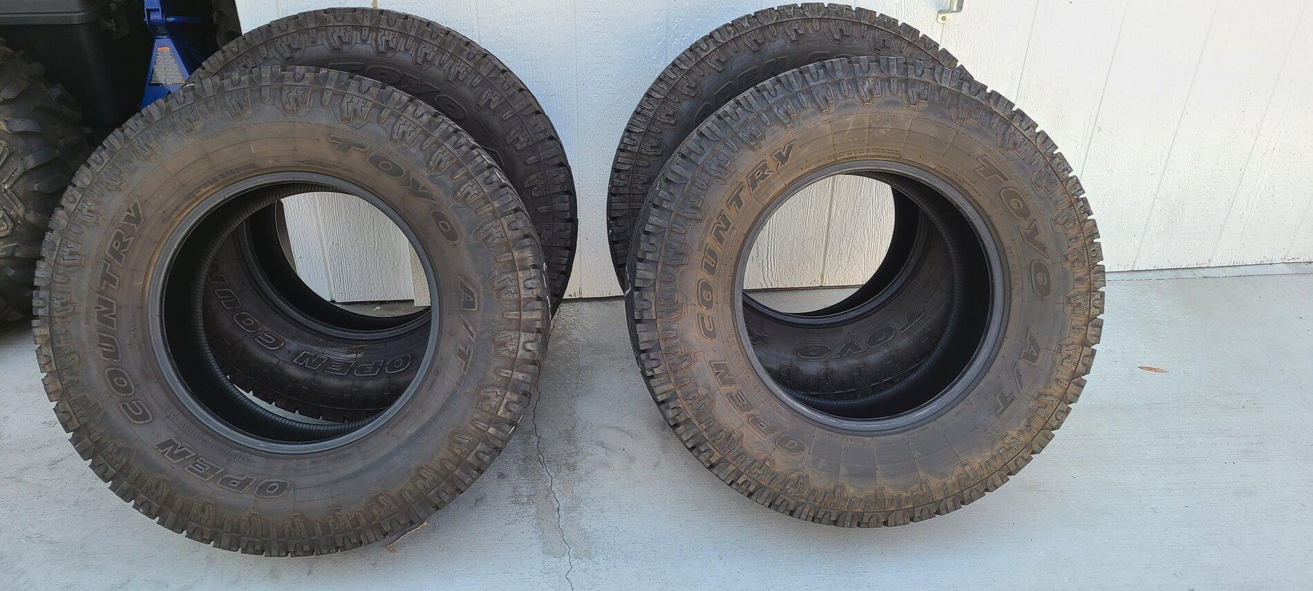 Jeep Gladiator Toyo Open Country A/T tires 33" 20210813_135105