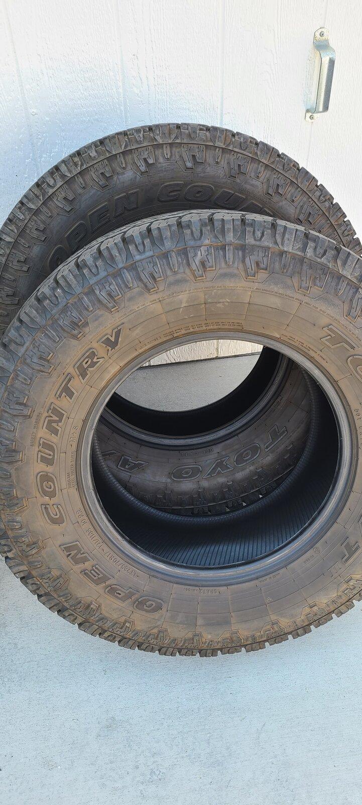Jeep Gladiator Toyo Open Country A/T tires 33" 20210813_135116