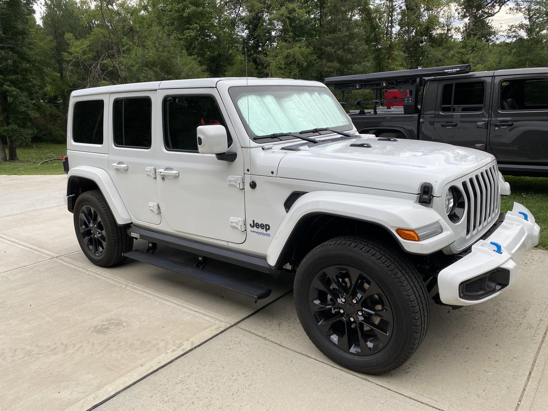 Jeep Gladiator Lowering suspension / ride height for easier access by wife? 1772807A-B665-4DE9-992C-3FE8B8C1E3ED