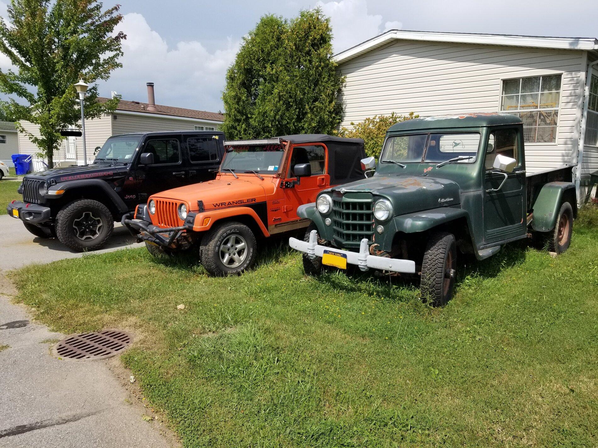 Jeep Gladiator Jeeps Parking Next To Jeeps Jeep Generations New