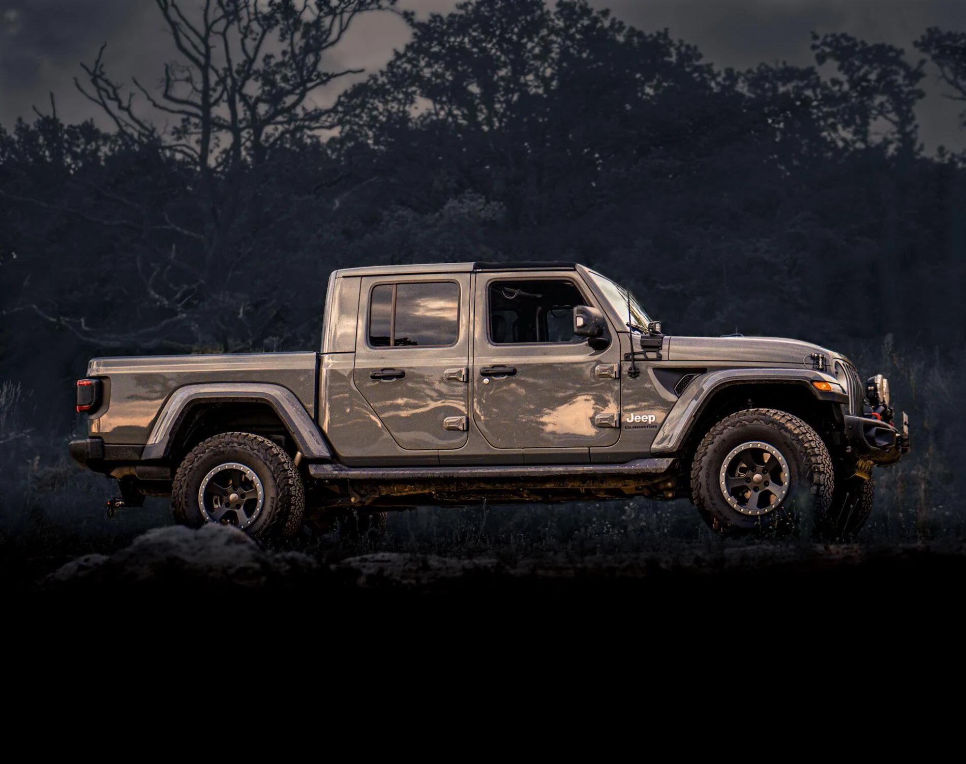 Jeep Gladiator Gladiator Glamour Shots B7C5E428-4952-4D7F-91CF-390BF6EE8F7A