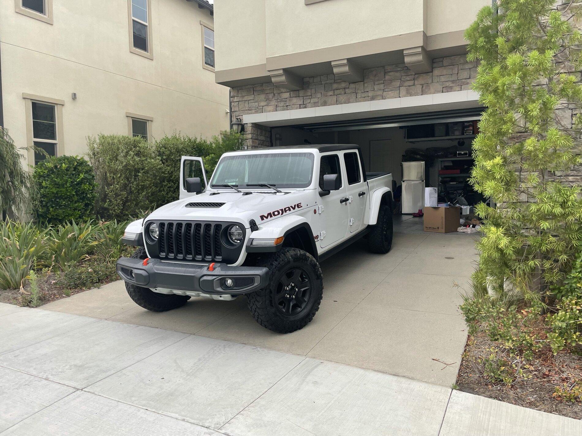 Jeep Gladiator 2021 Mojave/Rubicon Side Sills IMG_1246.JPEG