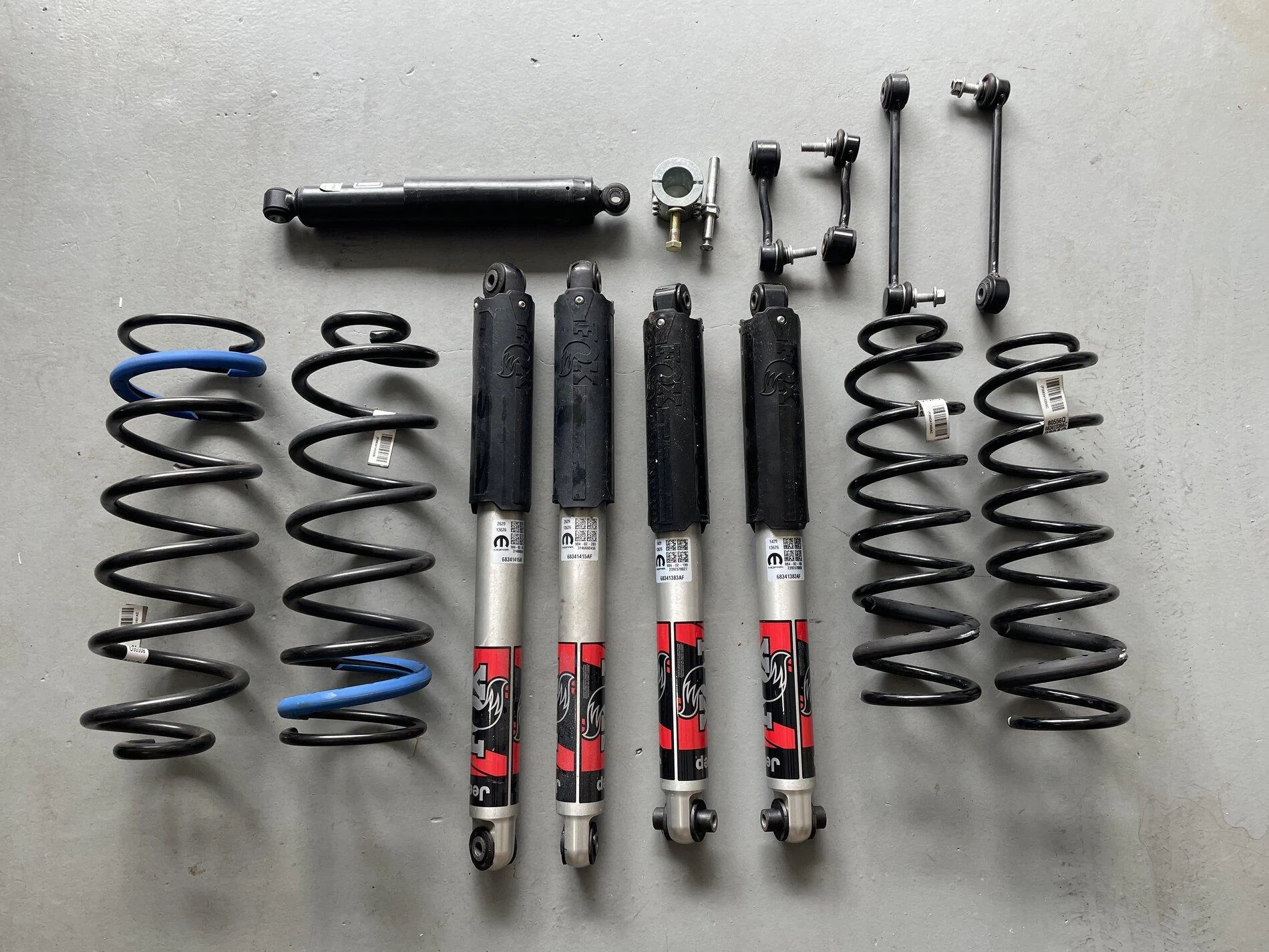 Jeep Gladiator Rubicon Take-off Suspension Parts and Synergy Steering Stabilizer Relocation Kit IMG_6455