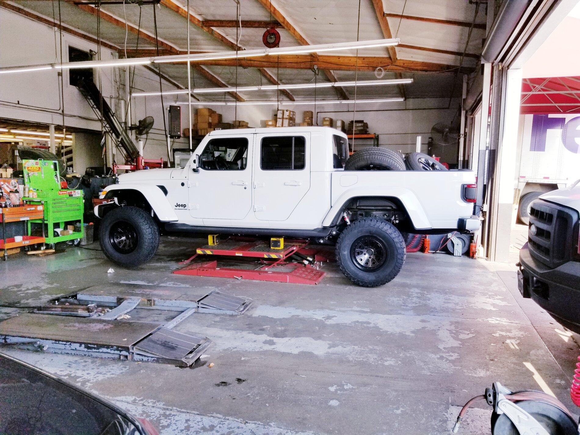 Jeep Gladiator BRIGHT WHITE Gladiator JT Club 20210827_231527