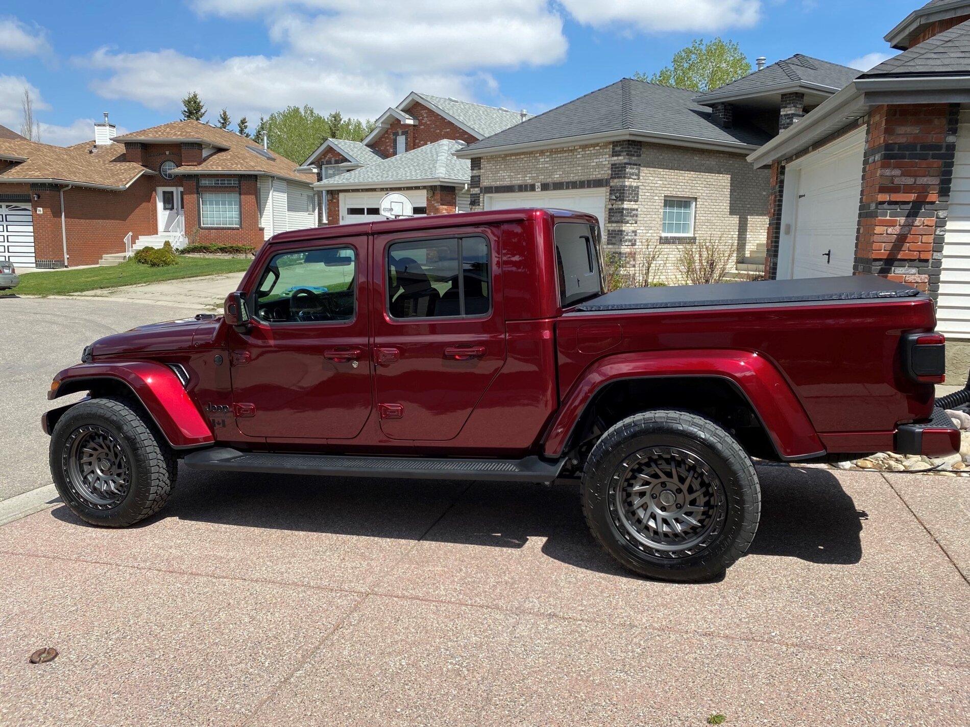 Jeep Gladiator Snazzberry Gladiator JT club glad 1