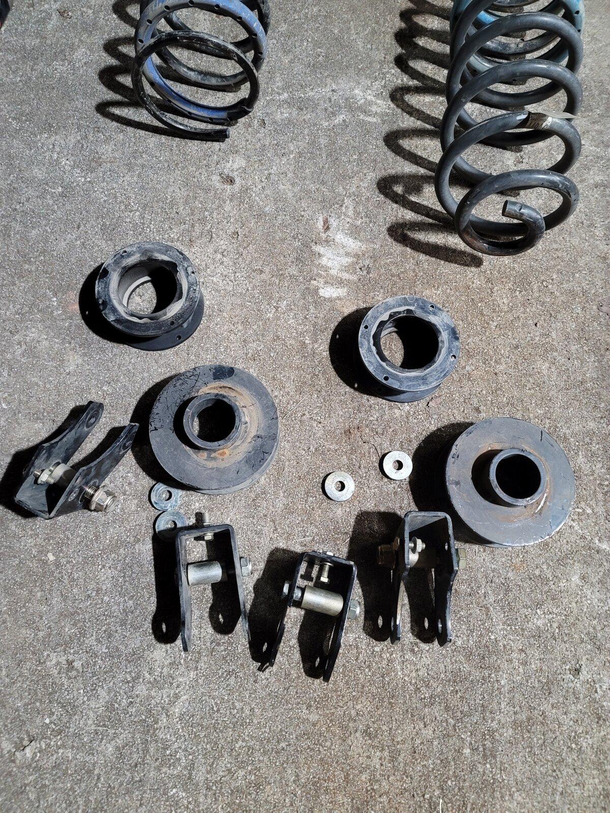 Jeep Gladiator Jeep gladiator Rubicon suspension with iron rock 2 inch leveling kit 20210902_215735