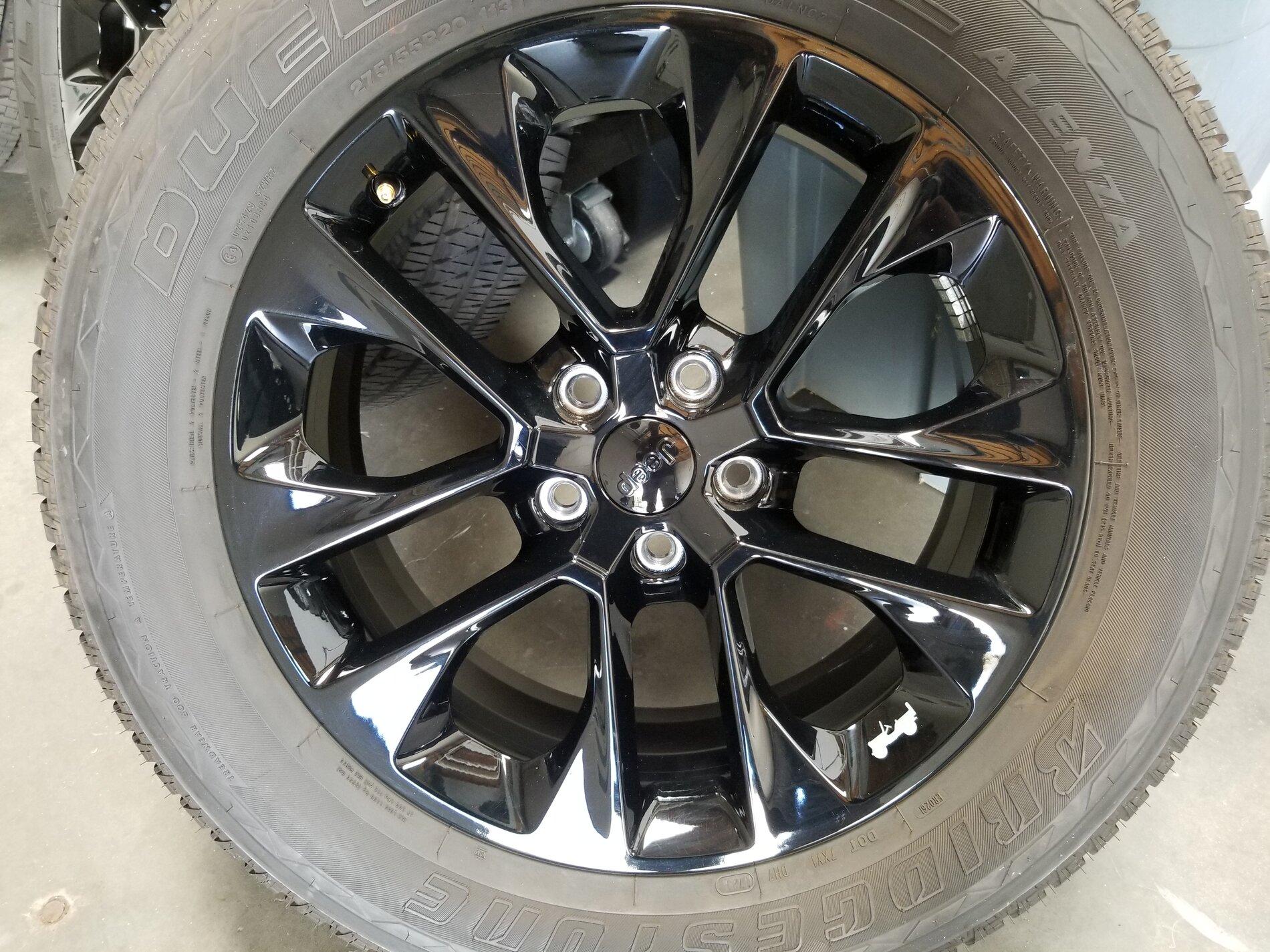 Jeep Gladiator Factory High Altitude 20x8 wheel and tire set. 20210825_143739