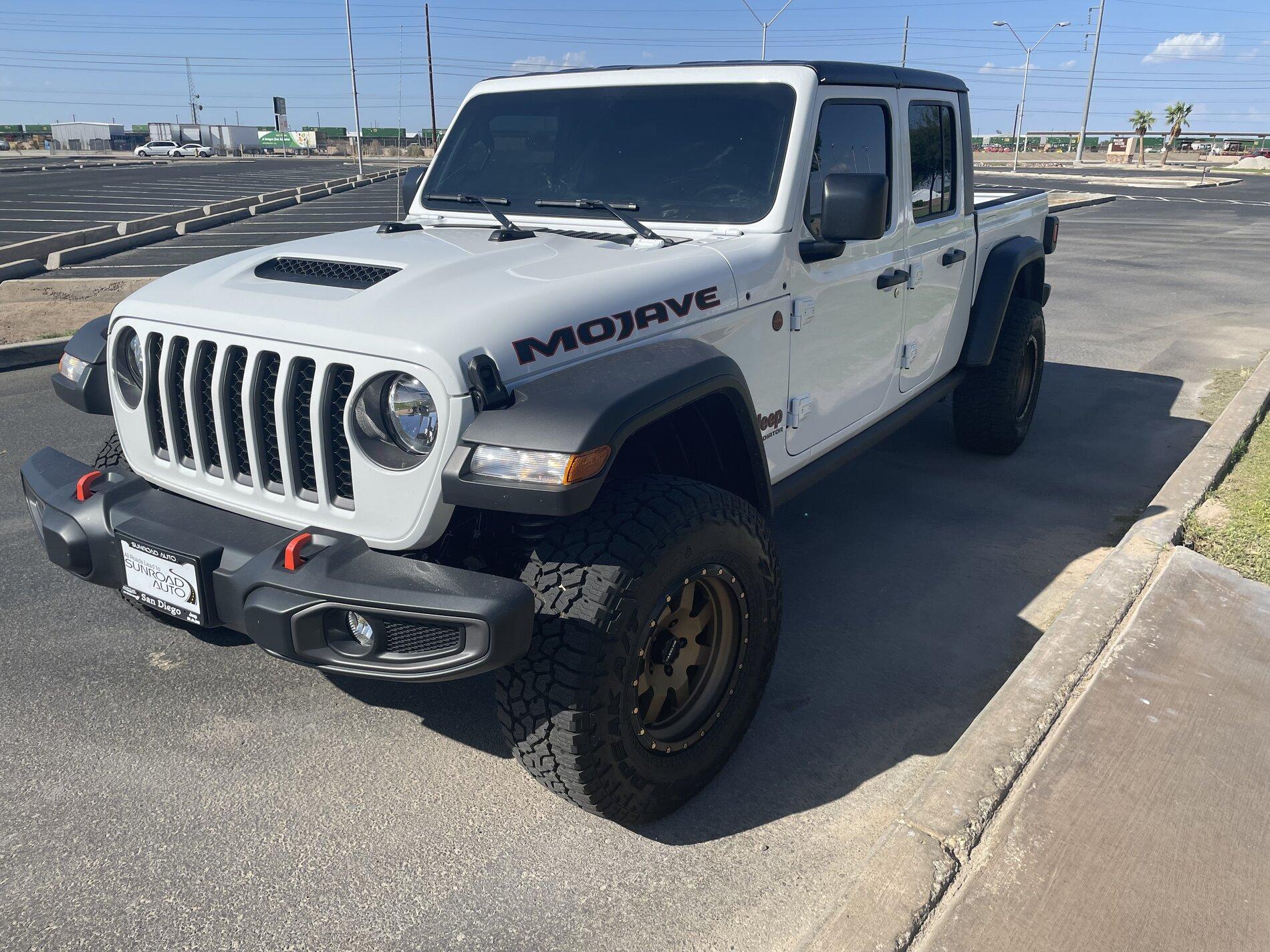 Jeep Gladiator Black is played out, let's see some colored rims 3D0FFA74-6CB0-445C-9632-E25938C3D7B3