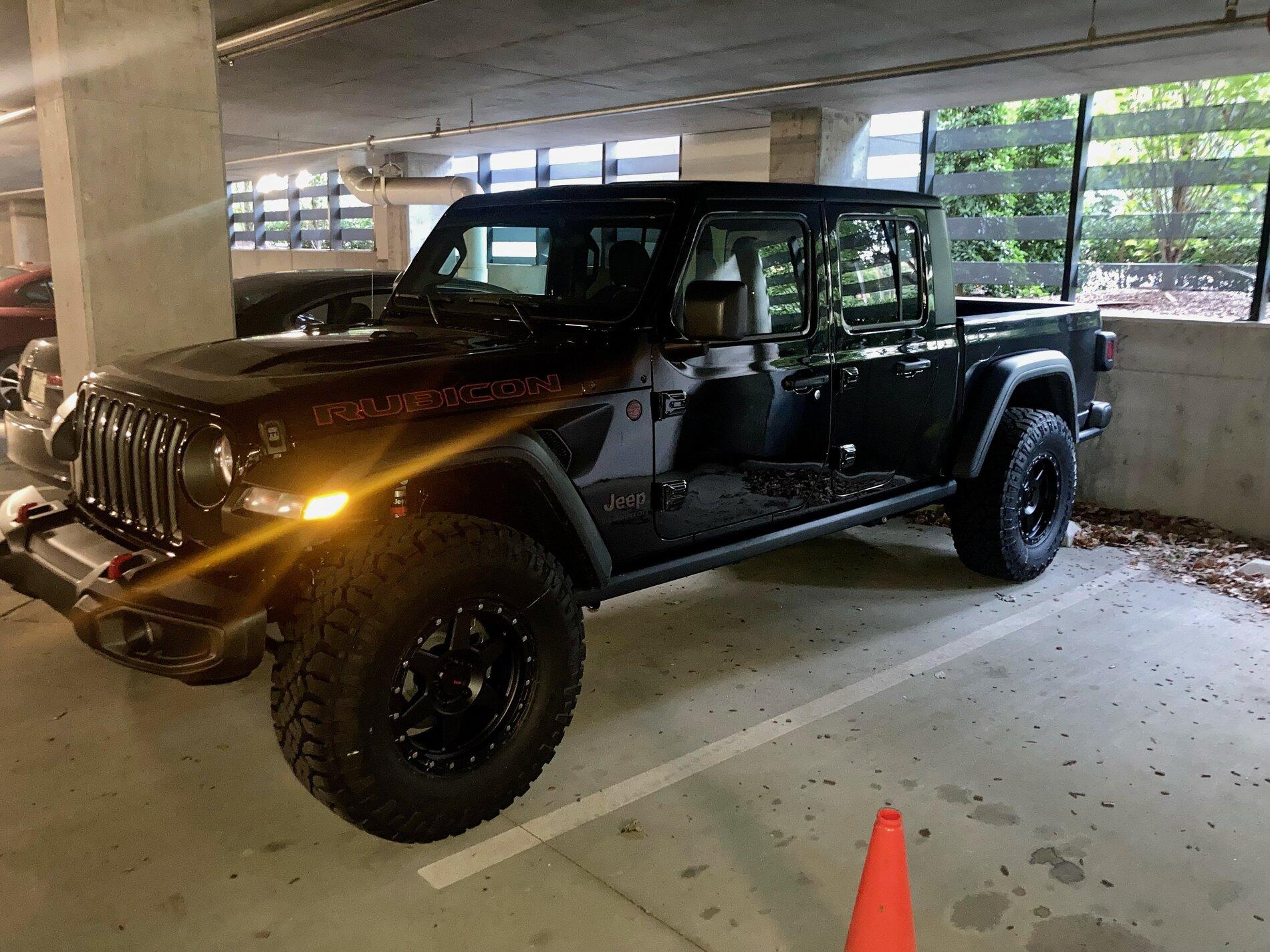 Jeep Gladiator Pictures of 33s and 35s image0