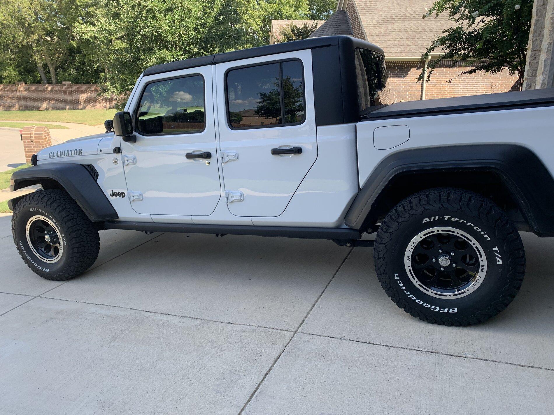 Jeep Gladiator White letter tires AE75F4B6-985F-46B3-B539-E68AAAEC8F8A