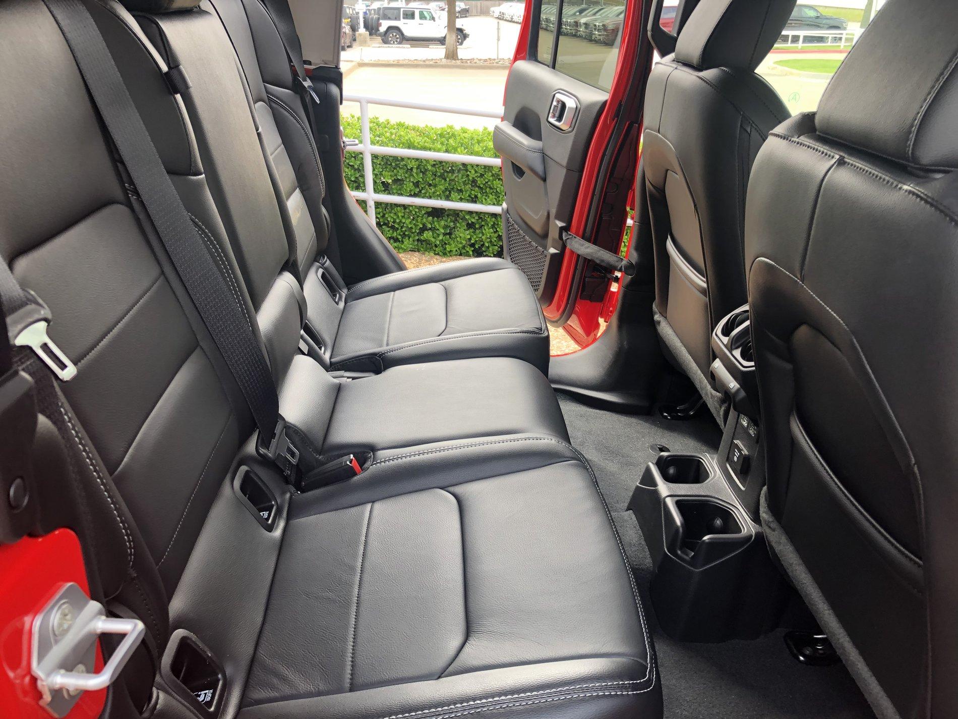 Jeep Gladiator Uncomfortable rear seats vs JLU? _u=https___www.jeepgladiatorforum