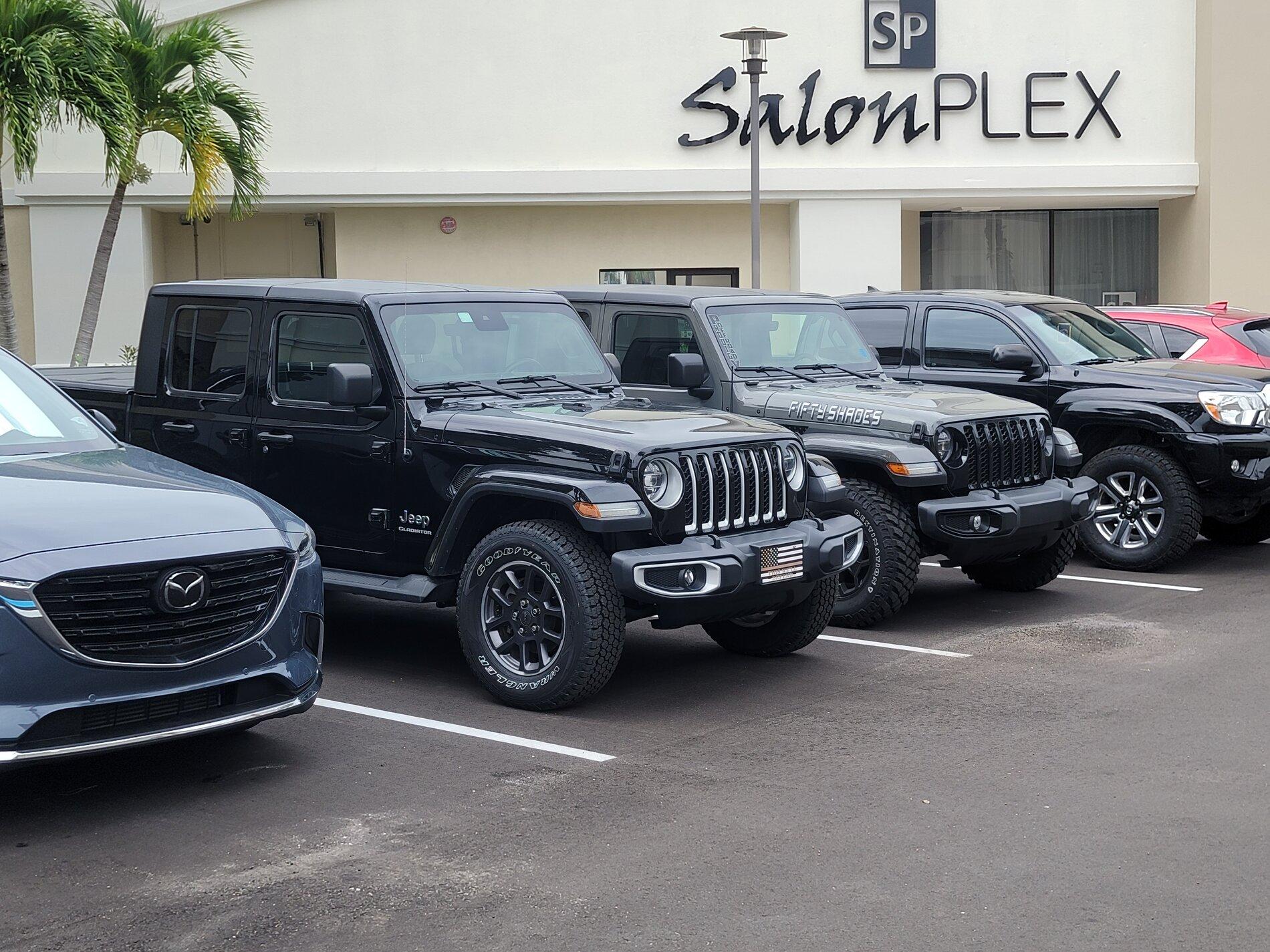 Jeep Gladiator Jeeps Parking Next To Jeeps 20210824_145829