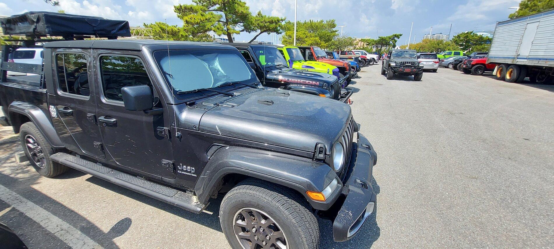 Jeep Gladiator Jeeps Parking Next To Jeeps 20210827_140452