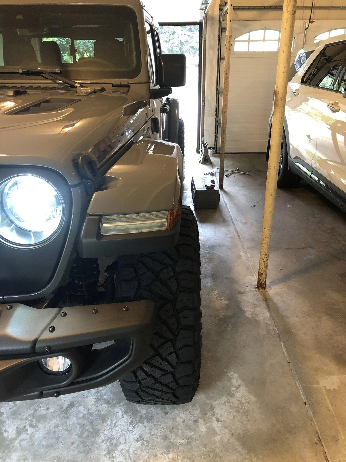 Jeep Gladiator STING GRAY Gladiator JT Club 716CF186-2A52-4720-9AF1-86BE43999BED