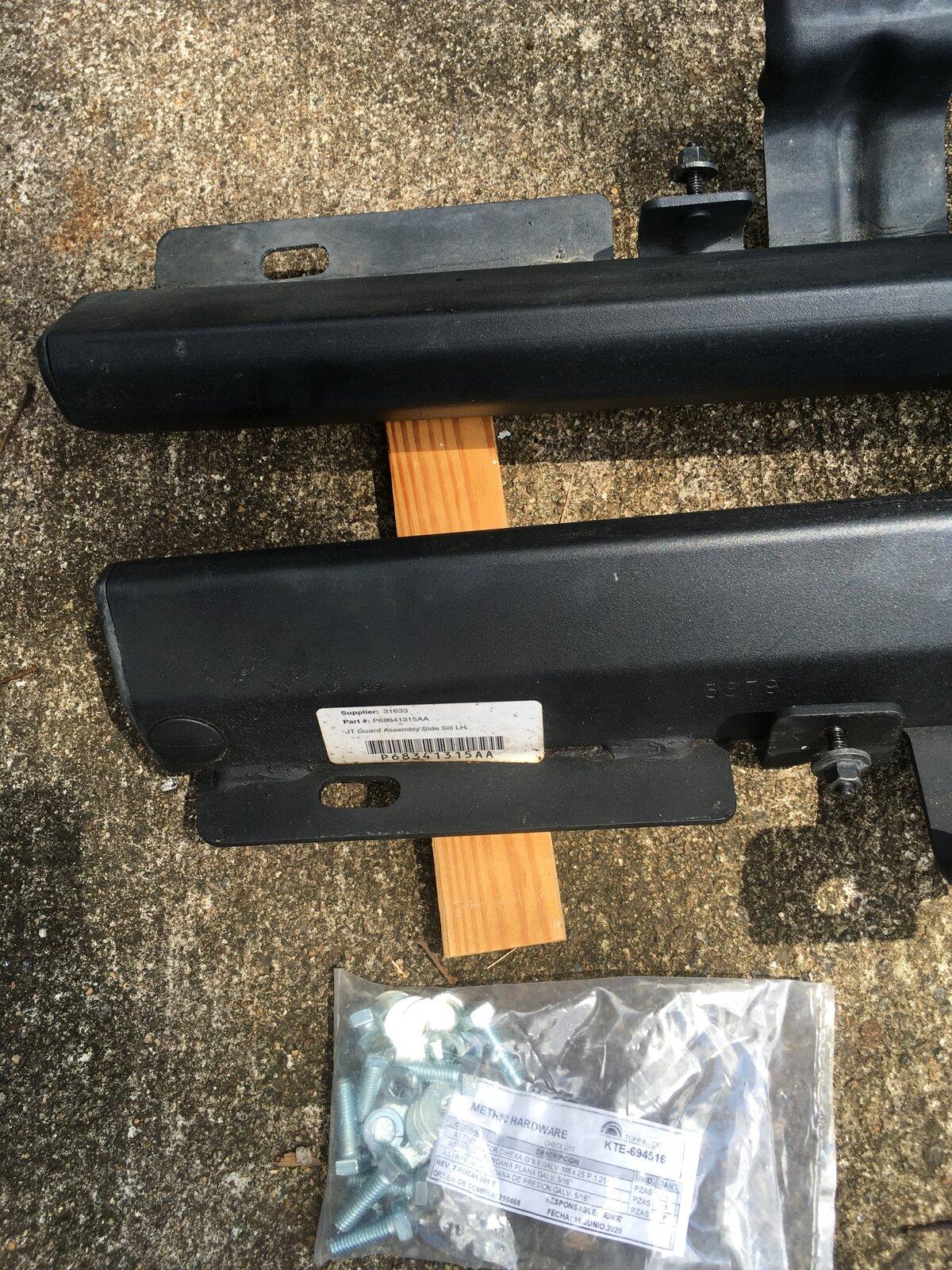 Jeep Gladiator Rubicon rock rail 32DD1810-4D71-409E-B357-2753406D359F