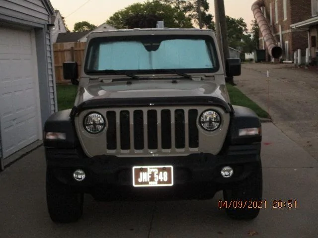Jeep Gladiator Windshield sun visor IMG_0414