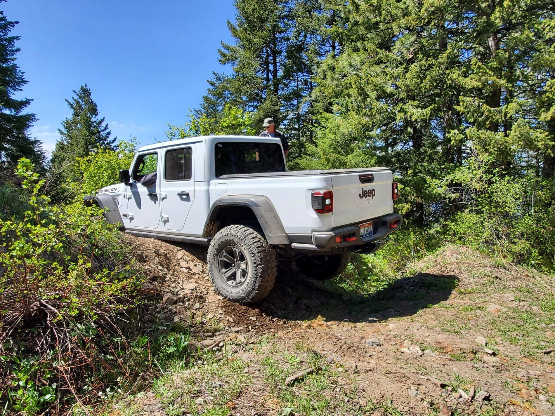 Jeep Gladiator Project Reverse Mullet 2021-05-22 11.02.35