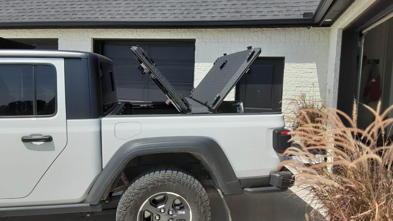 Jeep Gladiator DiamondBack HD Bed Cover $1200 thumbnail_20210903_134553