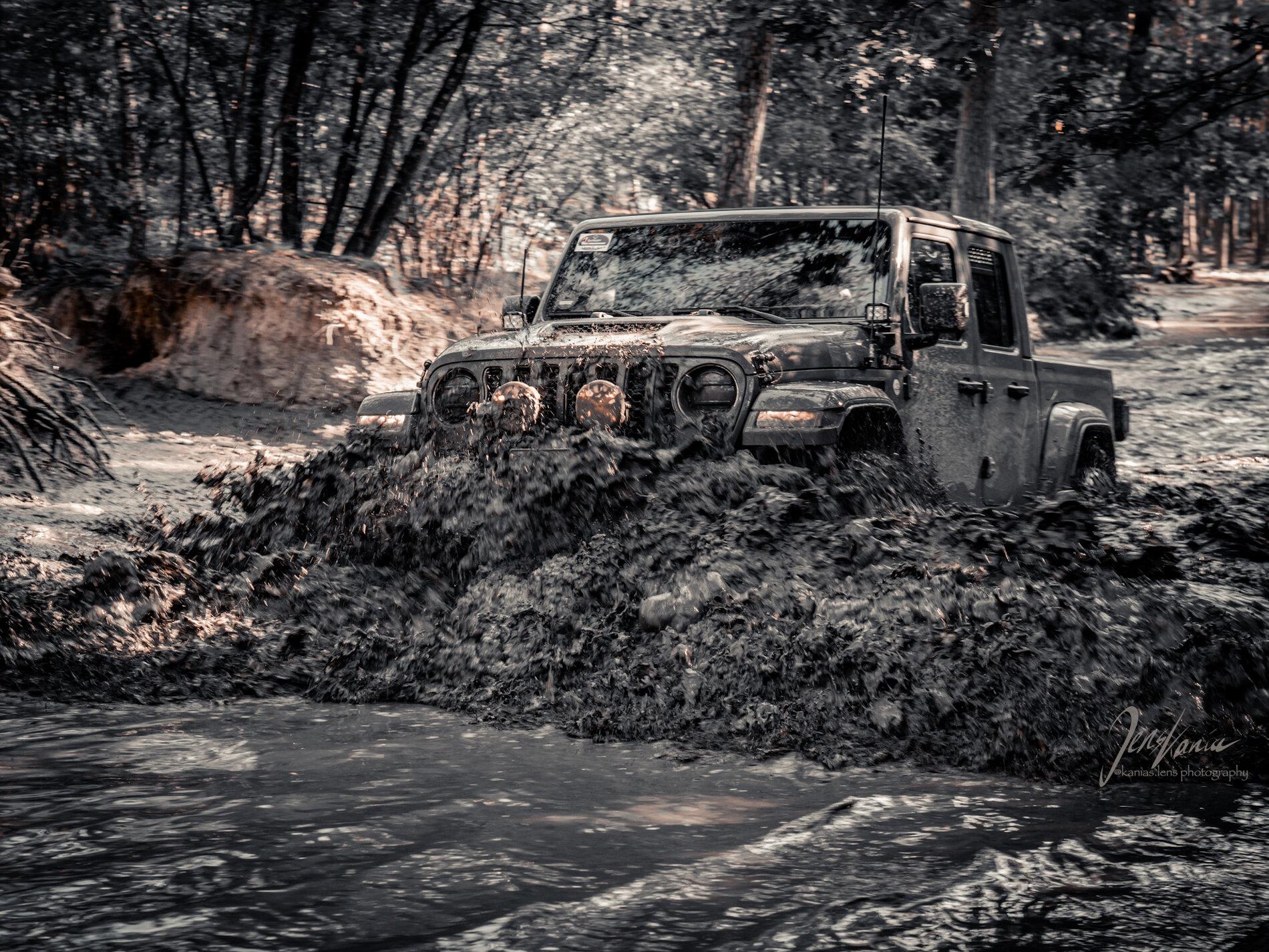 Jeep Gladiator Gladiator Glamour Shots EA4B8DF5-A0FF-4119-9301-F849ECC289CC