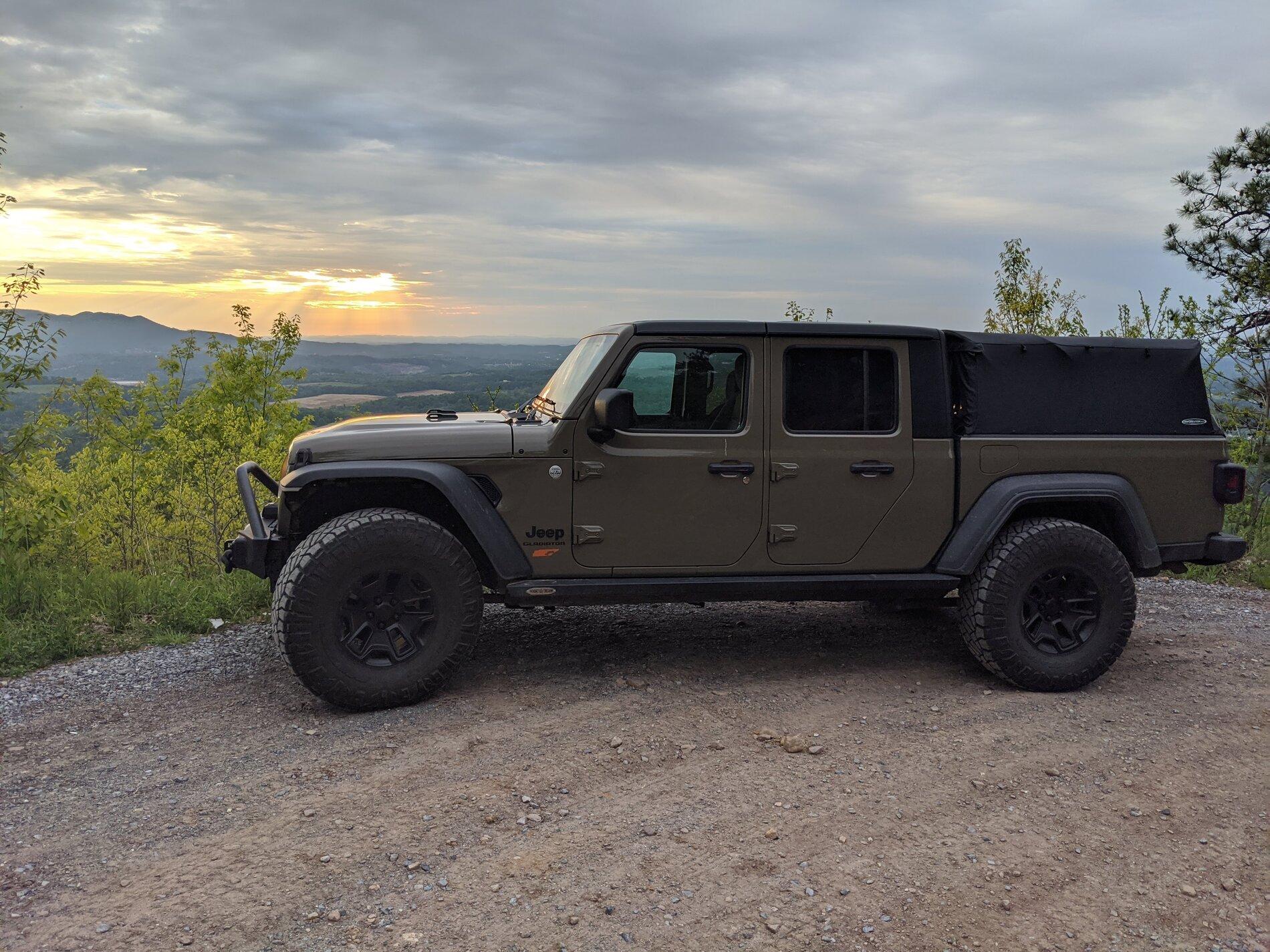 Jeep Gladiator 2020 Sport S Max Tow -$47,500 IMG_20200513_195706