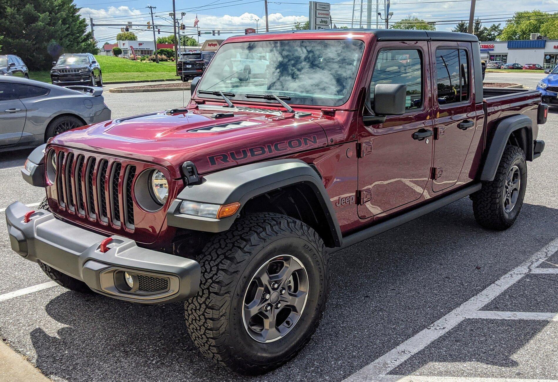 Jeep Gladiator Snazzberry Gladiator JT club JTR First Pic