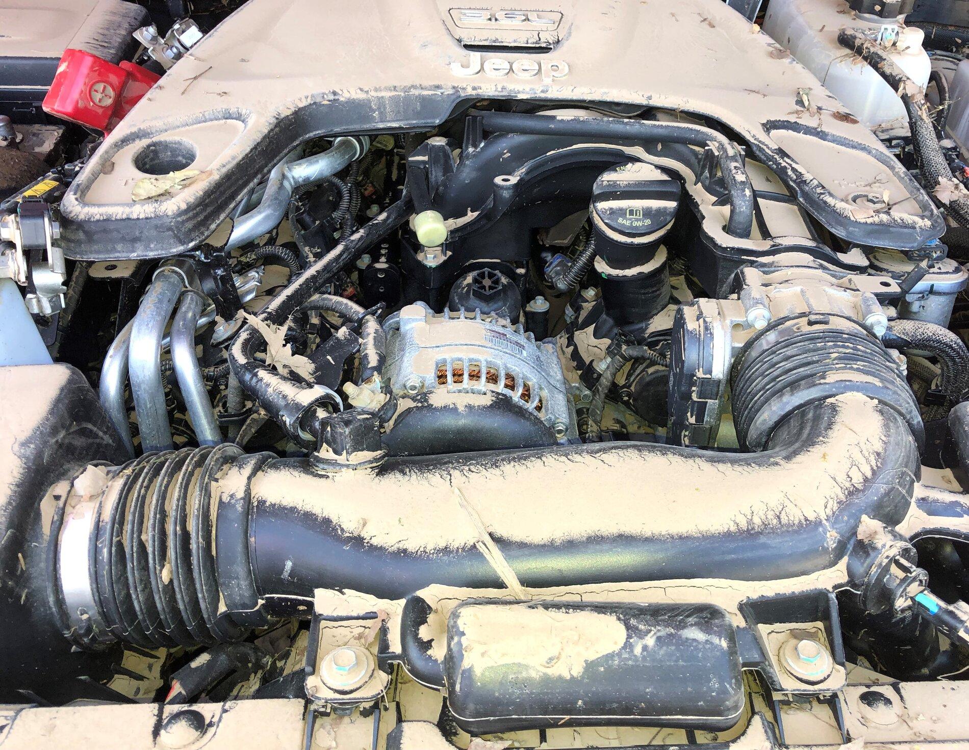 Jeep Gladiator Dealer finally fixed my water leak! IMG_3465.JPG
