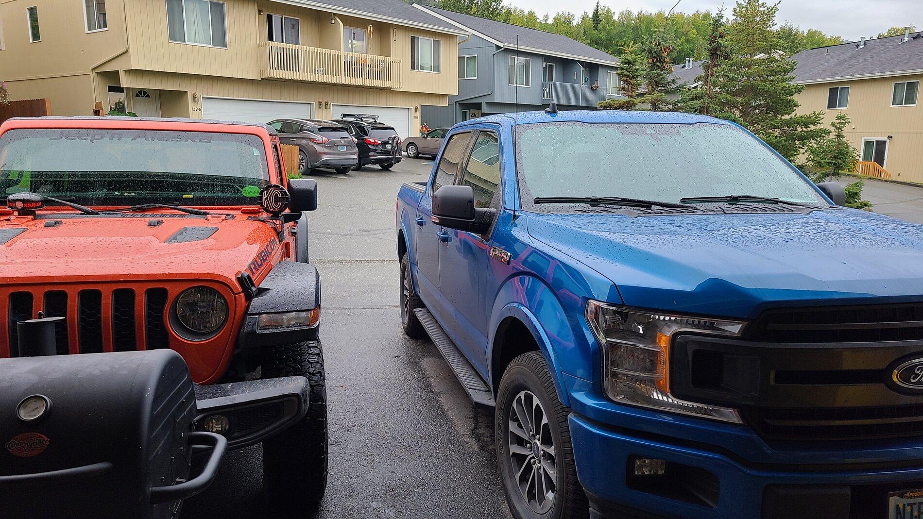 Jeep Gladiator Bronco is fullsize - no comparison 20210910_184501