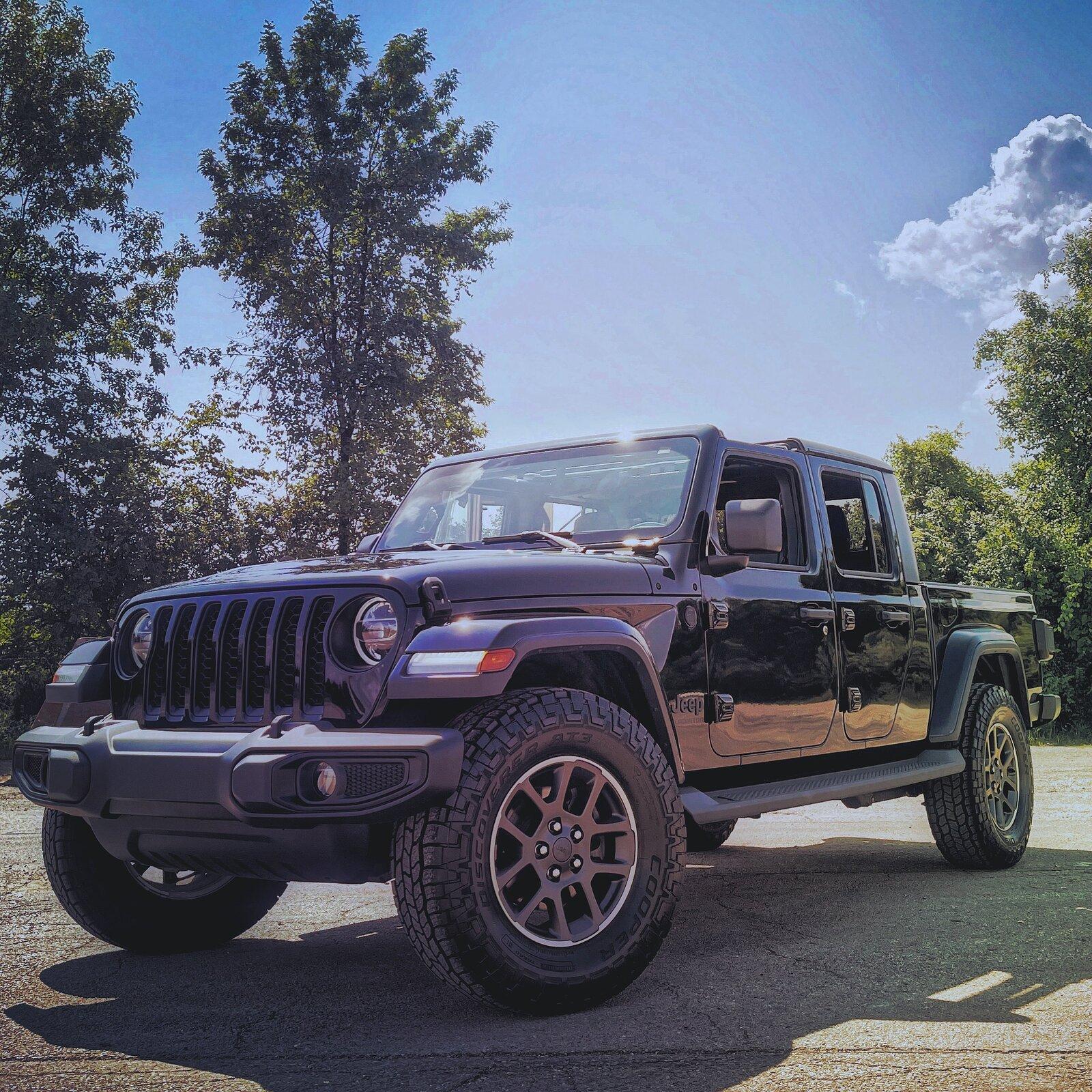 Jeep Gladiator Gladiator Glamour Shots 8CFD5E35-8532-43FE-8F2B-859843CFDE36