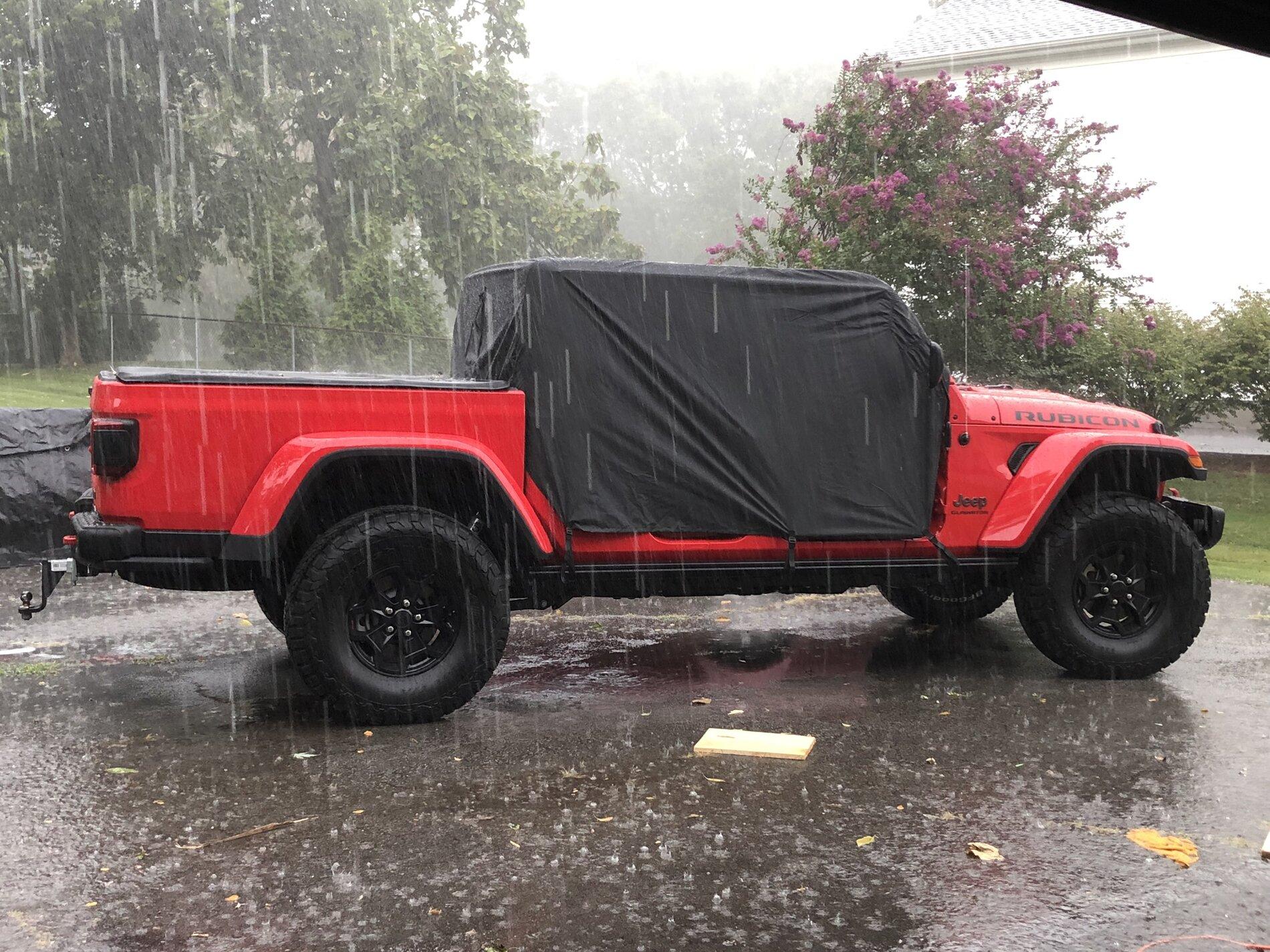 Jeep Gladiator Bronco is fullsize - no comparison CD06A4CF-352D-4864-A104-82D3A2056073
