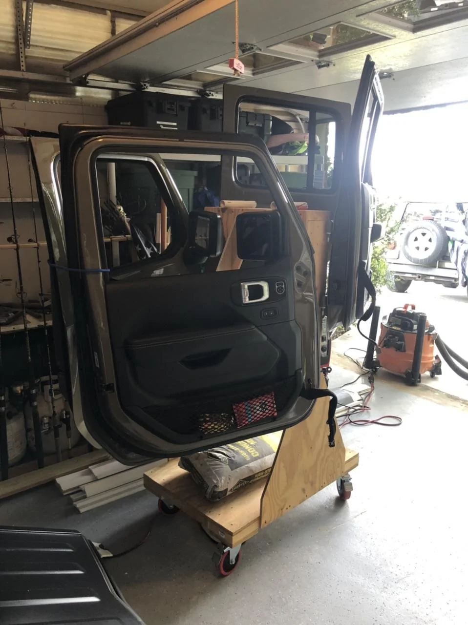 Jeep Gladiator Door cart 2854714F-D565-4F8C-A1F1-9A1920767CF9