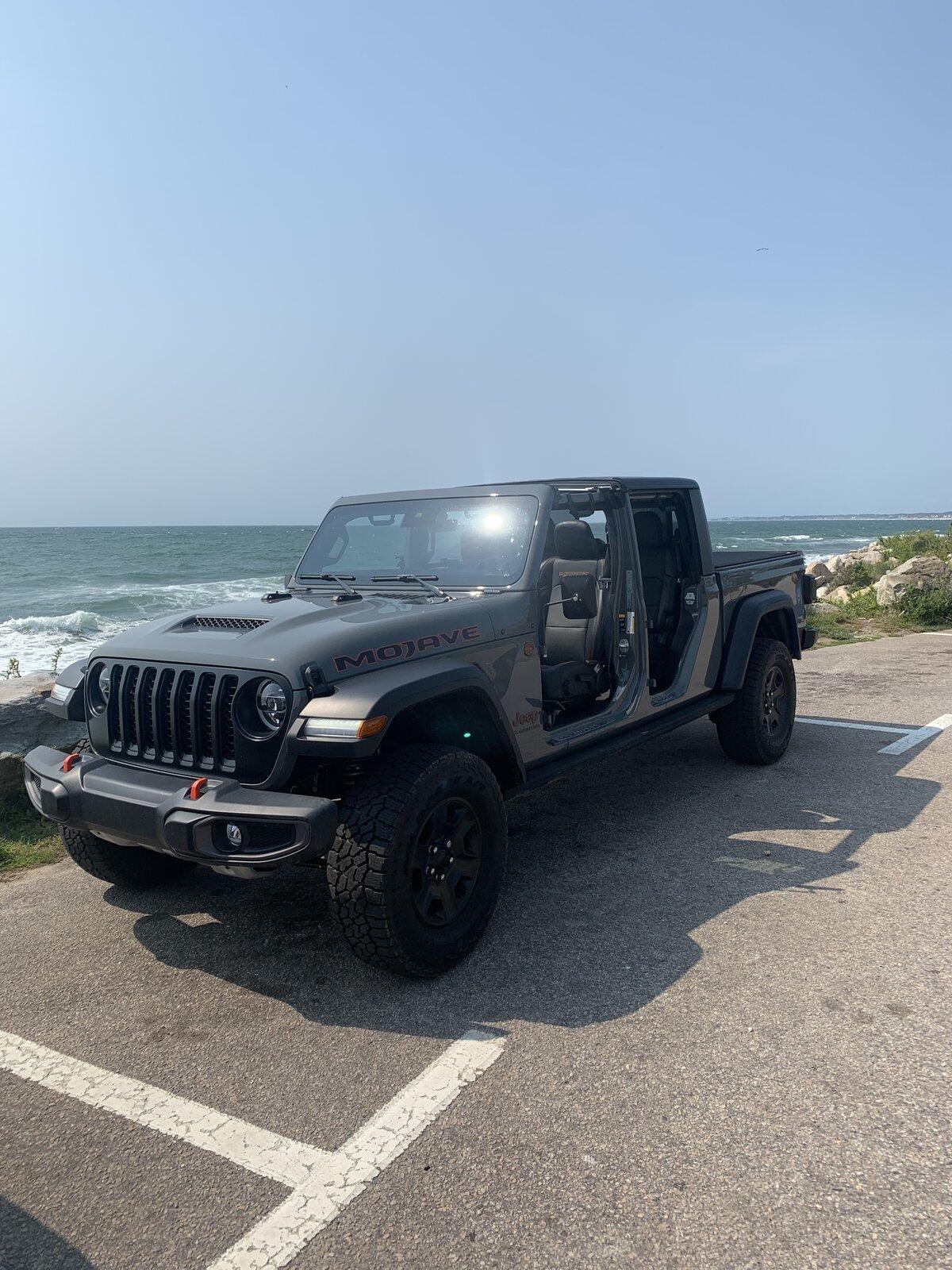 Jeep Gladiator Gladiator Glamour Shots 08CE3696-FE91-412D-B5C0-A0CE6A182F06