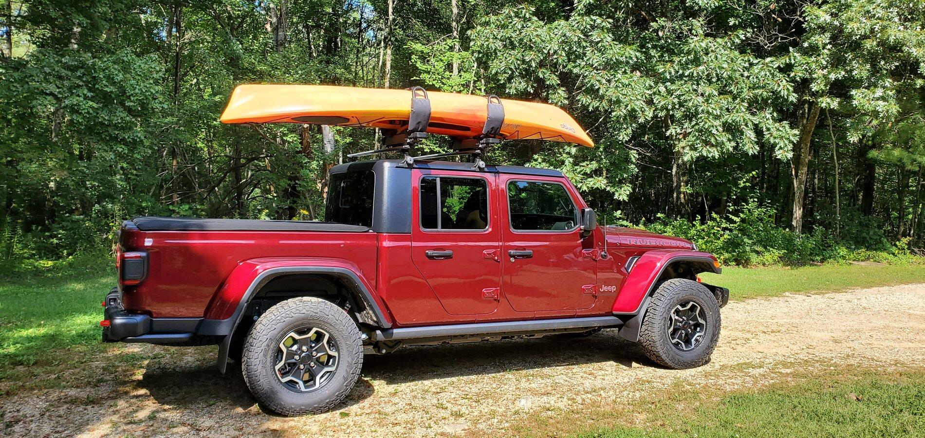 Jeep Gladiator How do you guys carry your kayaks? 20210910_142549