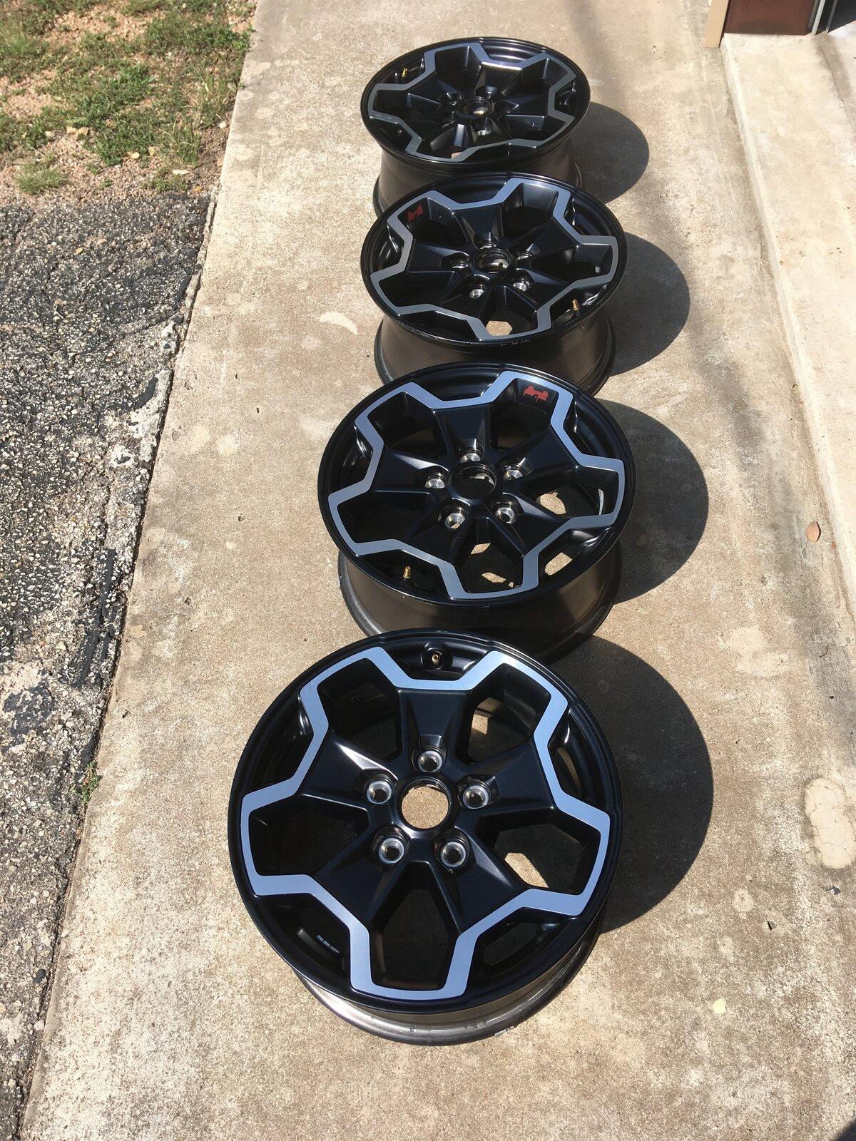 Jeep Gladiator Rubicon OEM Polished Wheels IMG_5627.JPG