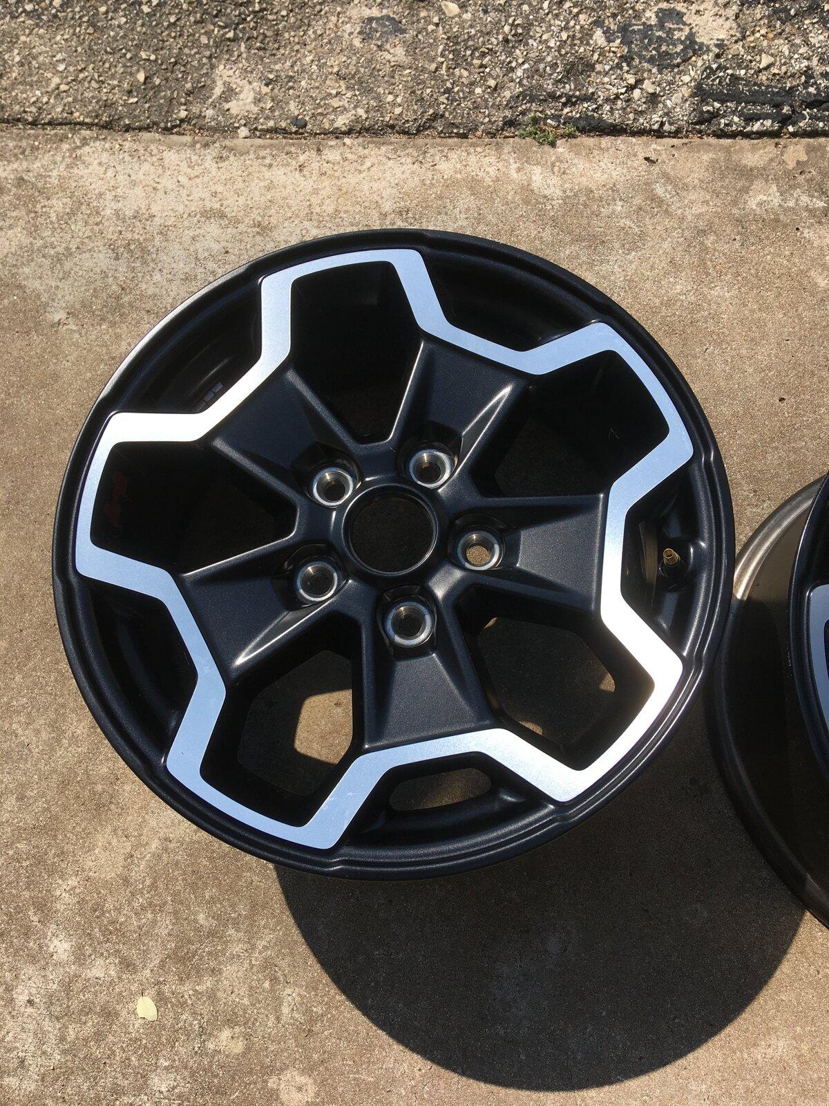 Jeep Gladiator Rubicon OEM Polished Wheels IMG_5628.JPG