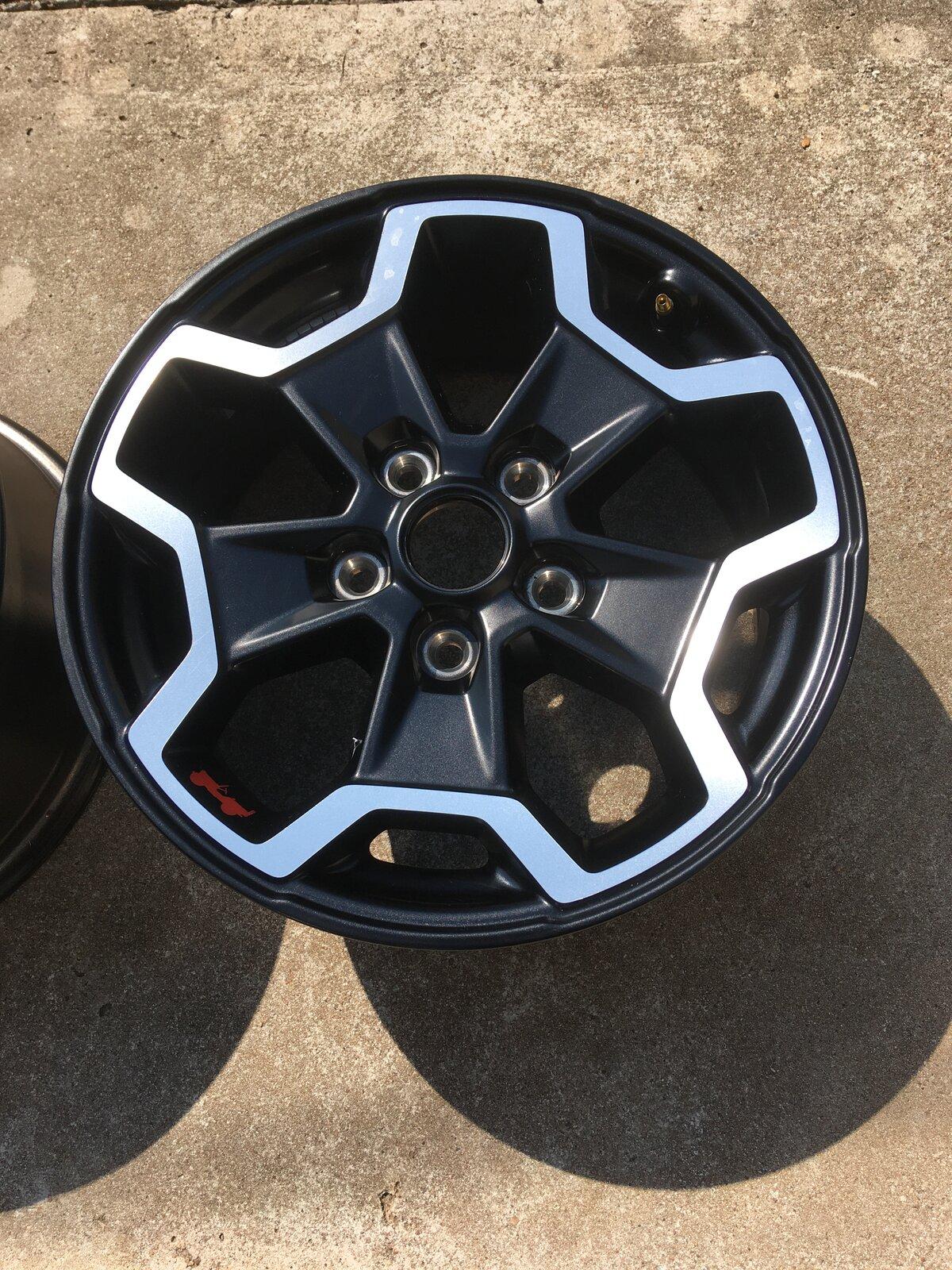 Jeep Gladiator Rubicon OEM Polished Wheels IMG_5631.JPG