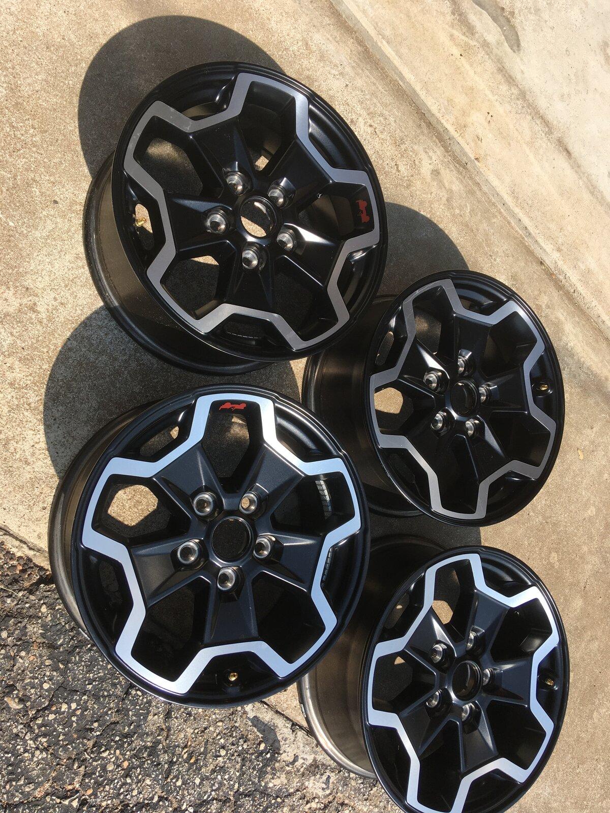 Jeep Gladiator Rubicon OEM Polished Wheels IMG_5634.JPG