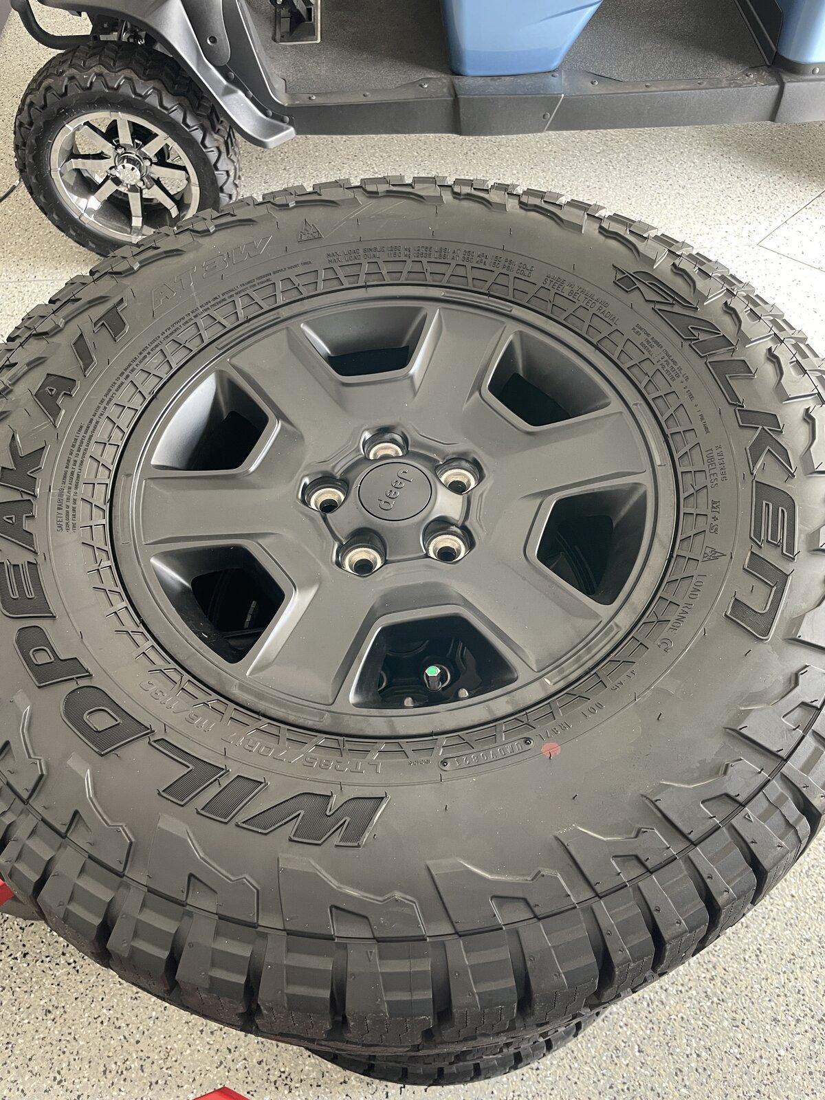 Jeep Gladiator 2021 Mojave Take Off Wheels/Tires + Spare IMG_4670.JPG