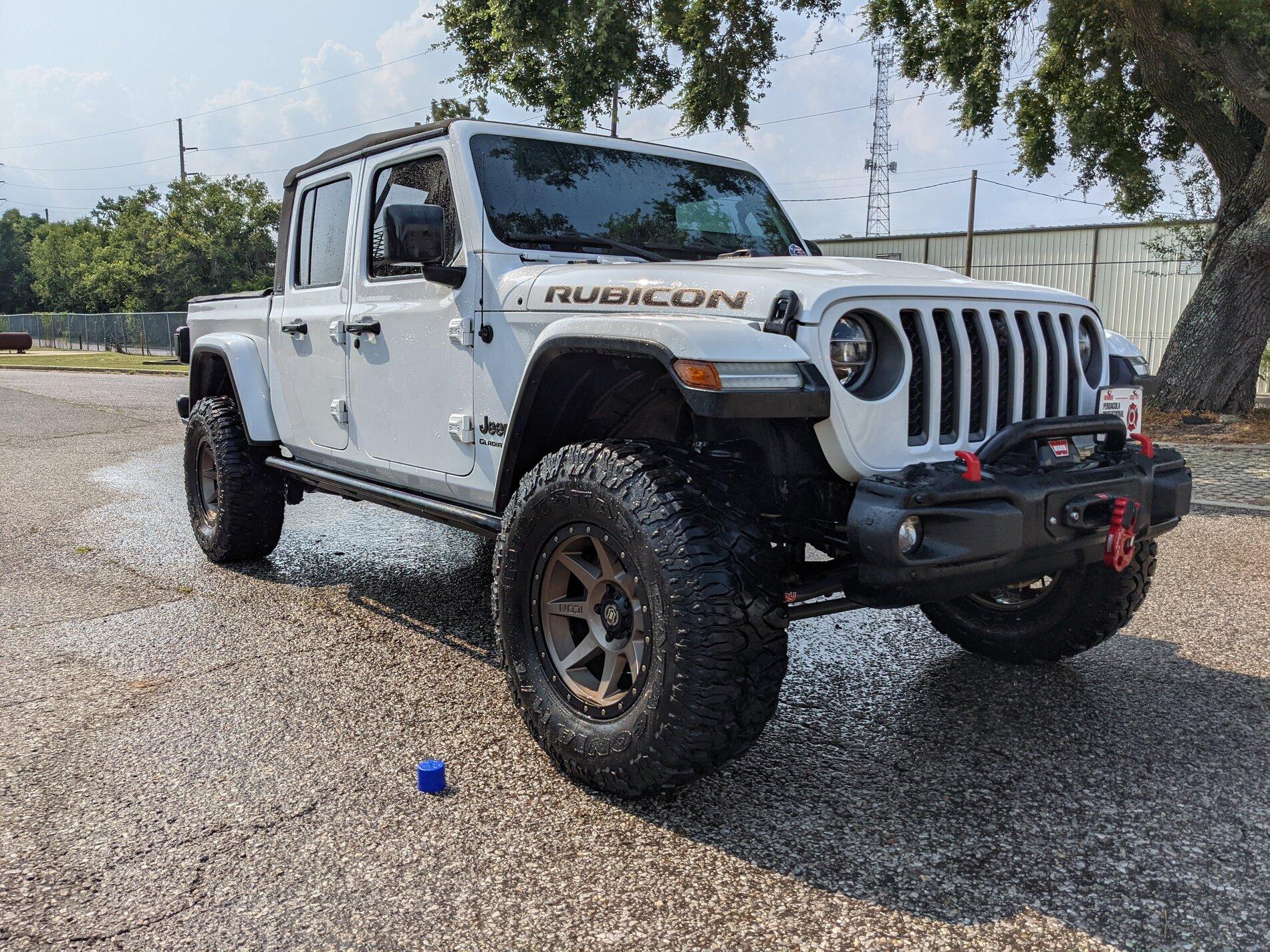 Jeep Gladiator To stubby or not to stubby? PXL_20210801_210703817