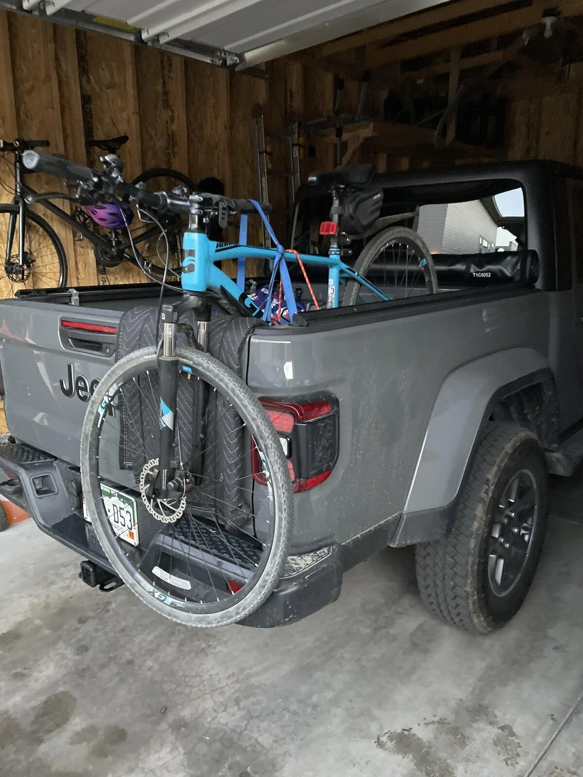 Jeep Gladiator -- 2020+ Gladiator Picture Game -- imag