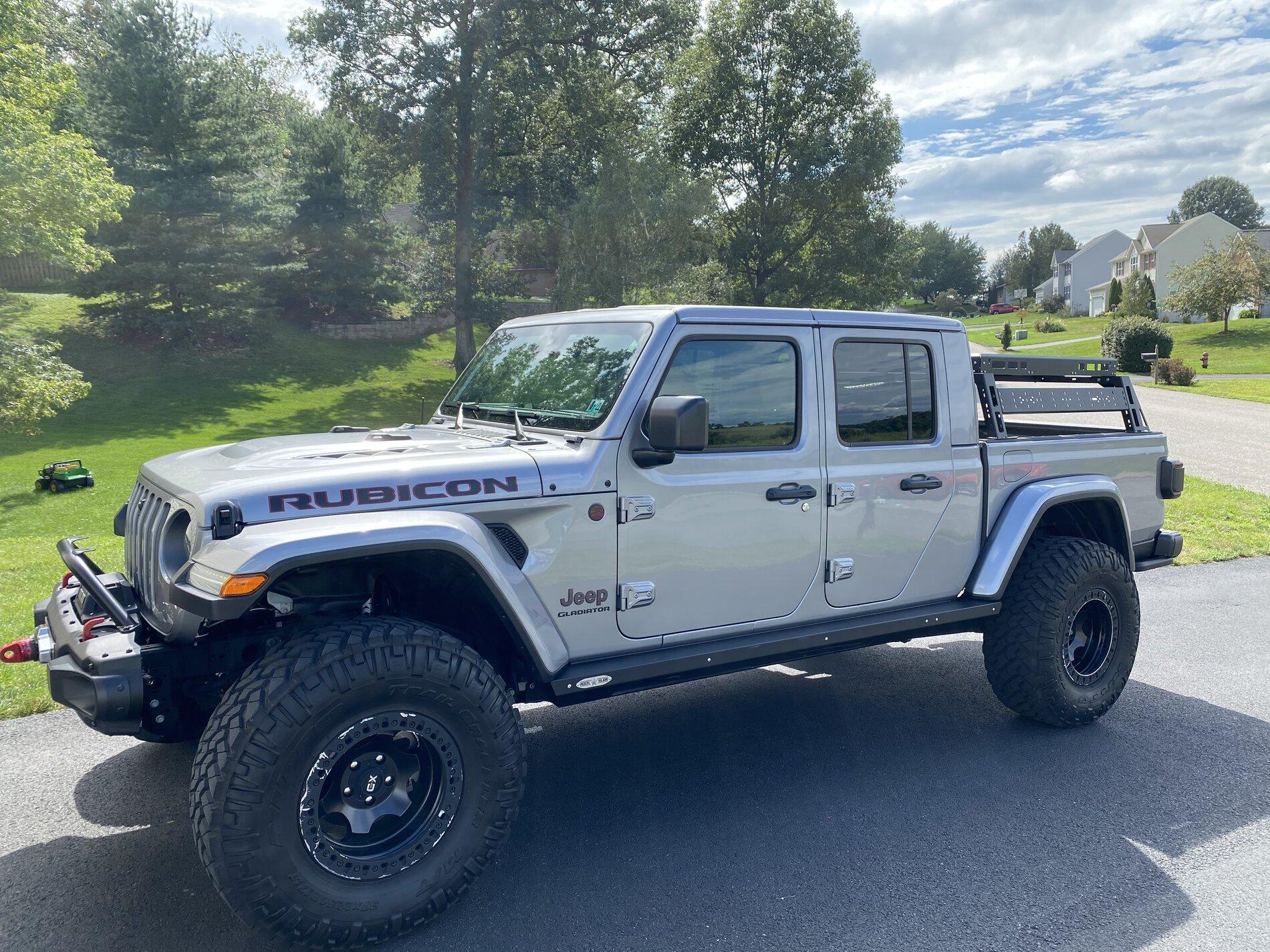 Jeep Gladiator JCR half rack w/cargo basket AB4D454B-4C7E-4F0D-97E3-82247A188A7F