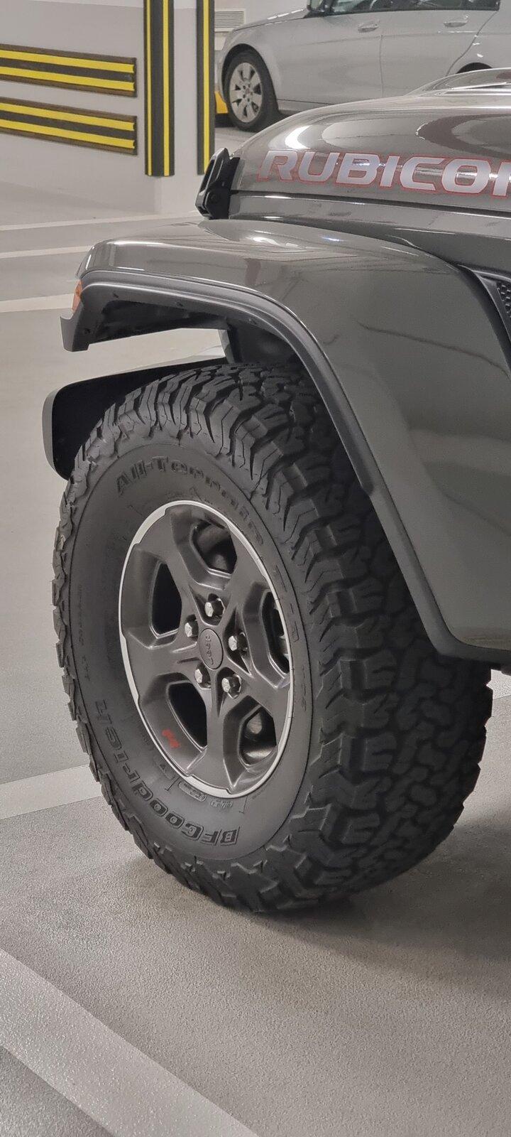Jeep Gladiator Poll- 33's or 35's? 20210908_153154