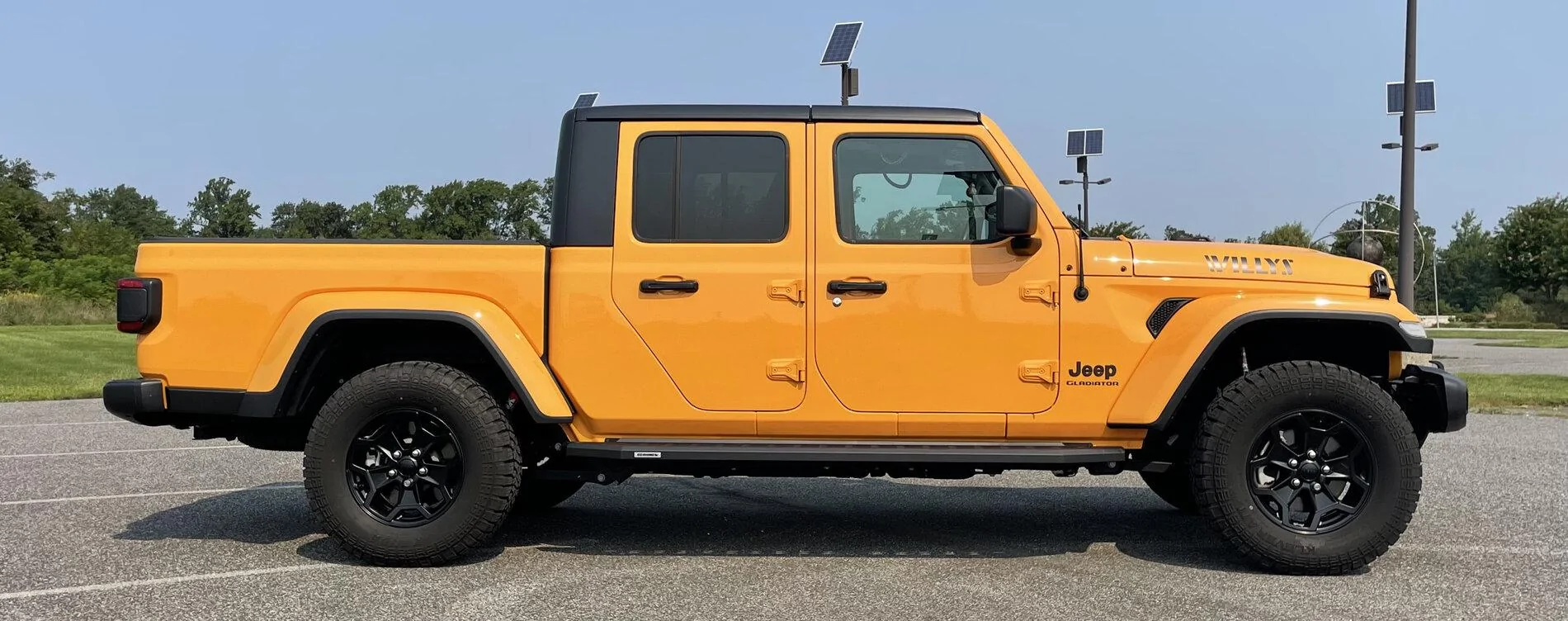 Jeep Gladiator WILLYS Edition Gladiator JT Club 713A7ABD-CEE2-4FD2-AD34-8ABF5B3E0F45
