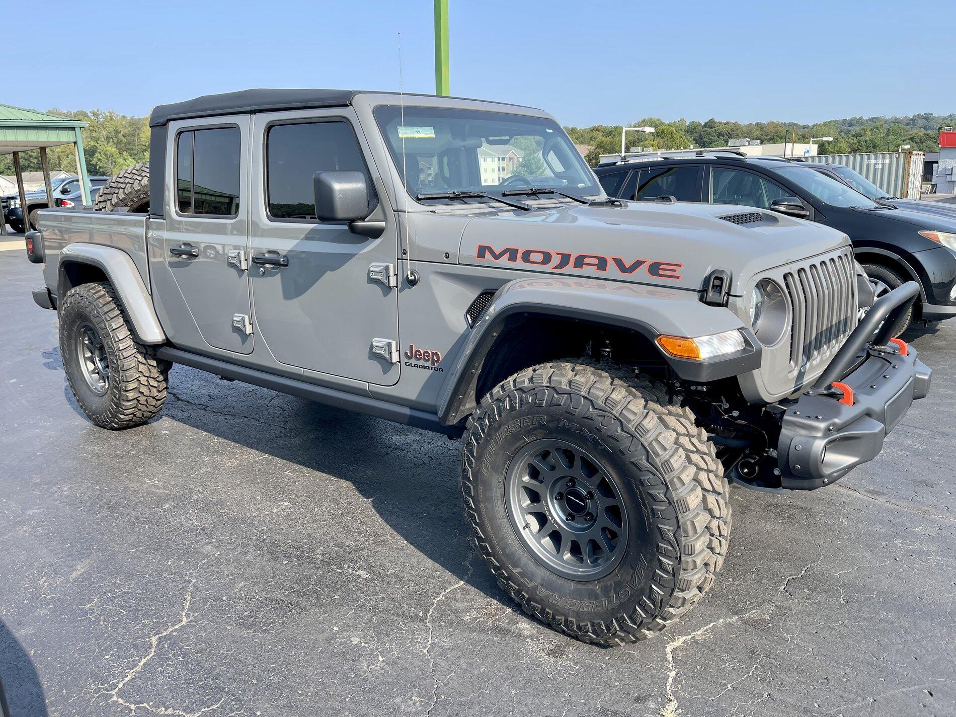 Jeep Gladiator Stock Mojave w/ 37s Thread 2631DFFB-DE80-4801-A85E-5E6578B22565