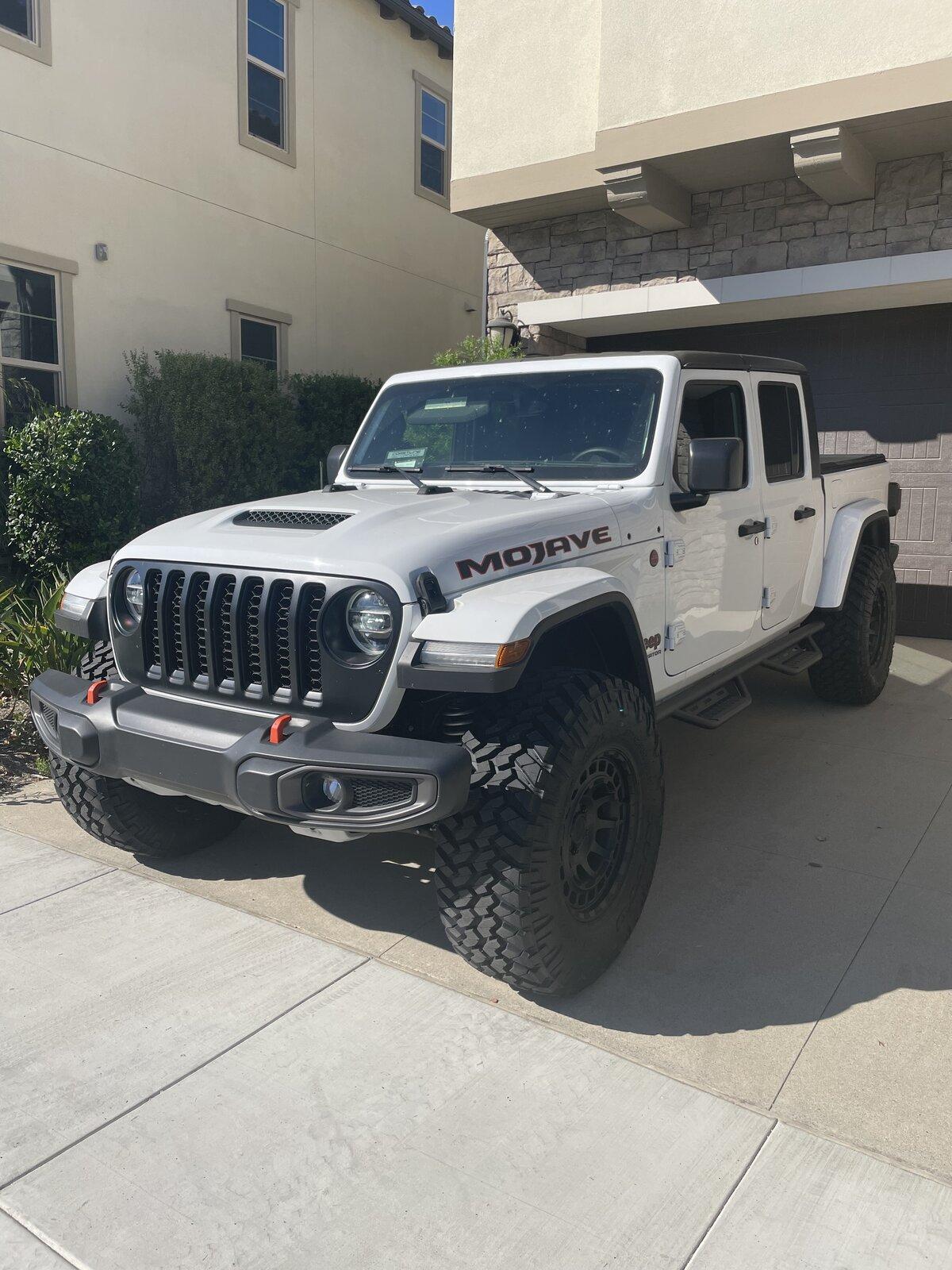 Jeep Gladiator MOJAVE Edition Gladiator JT Club 91425684-784F-4935-9D1B-43B0C9A0F2EB